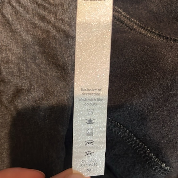 Lululemon Catch A Moment Hoodie Size 8 - Picture 8 of 9